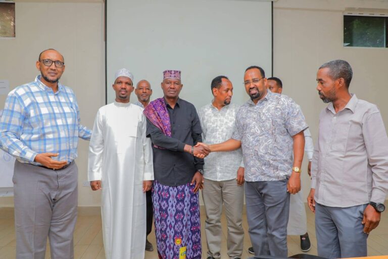 GARISSA MCAs COMPLETE EACC ETHICS TRAINING AS MAJORITY LEADER CALLS FOR REFORMS IN GOVERNANCE EDUCATION. Photo: Nanighi MCA Hon. Abdullahi I. SIgat greets the EACC-led team after presenting special gifts at the conclusion of a four-day intensive ethics and integrity training held at Garissa Hotel.