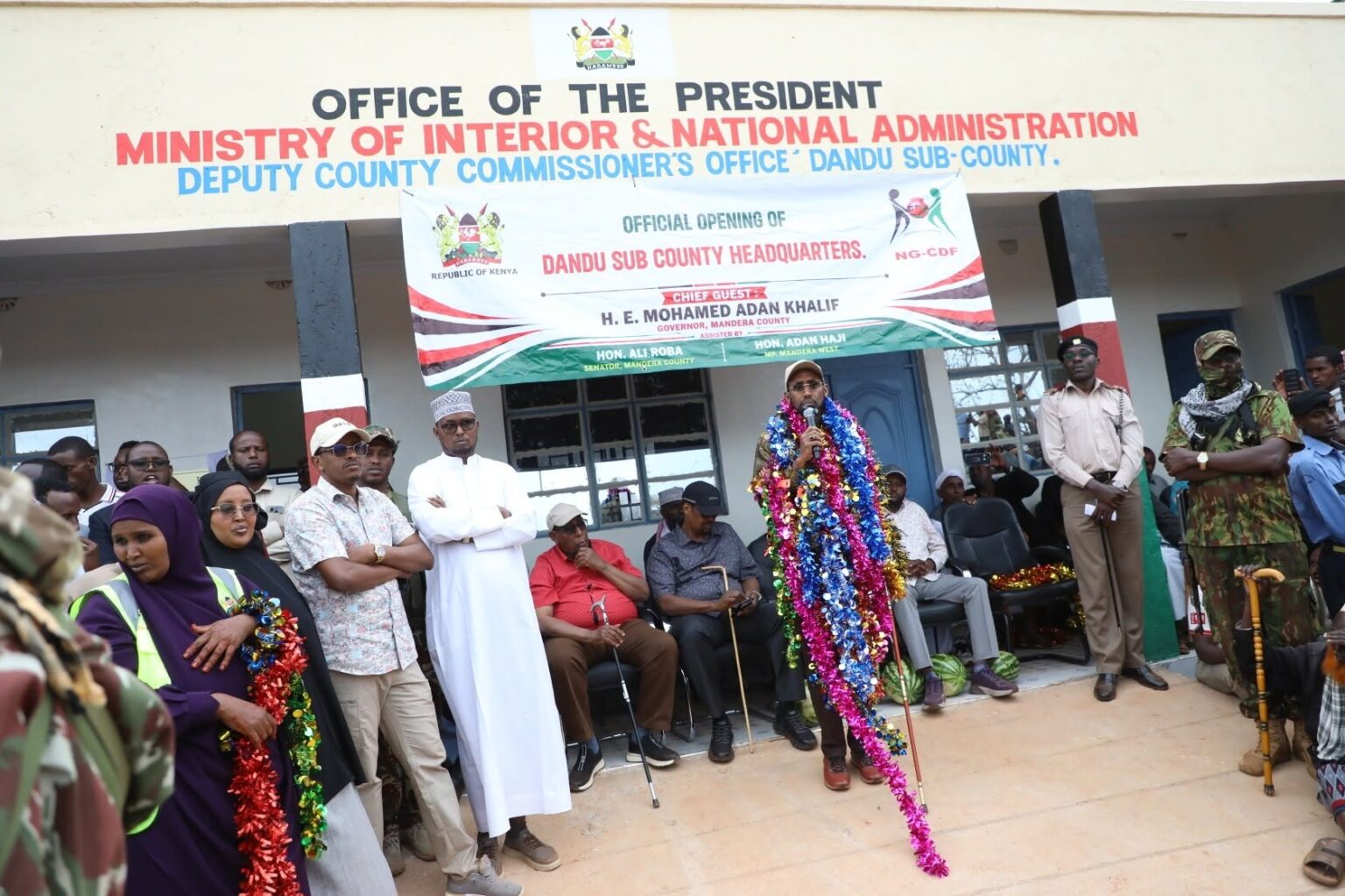 Mandera Governor Mohamed Adan Khalif officially opens the Dandu Sub-County Headquarters in Dandu Town, joined by Mandera Senator Capt. Ali Ibrahim Roba, area MP Hon. Adan Haji, MCAs and community leaders. The new administrative unit is expected to improve service delivery, strengthen security and accelerate development in the area. Photo/Mandera County Government.