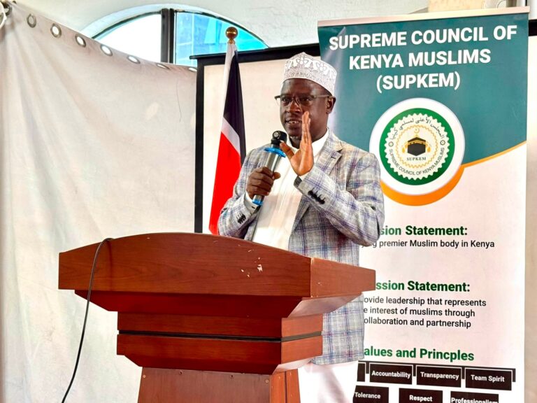 SUPKEM National Chairman Alhajj Hassan Ole Naado addresses licensed Hajj agents during a consultative meeting on preparations for Hajj 2027 (1448 AH), focusing on Saudi Arabia's new Hajj regulations and improved coordination. Photo: Handout. Asal Post